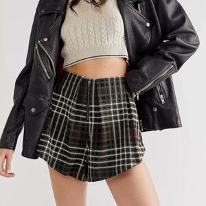 FREE PEOPLE Mayfair Pleated High Rise Shorts Green Plaid size 8 $88